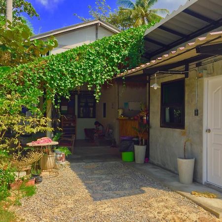 Hostel Ozone House Ko Lanta Zewnętrze zdjęcie